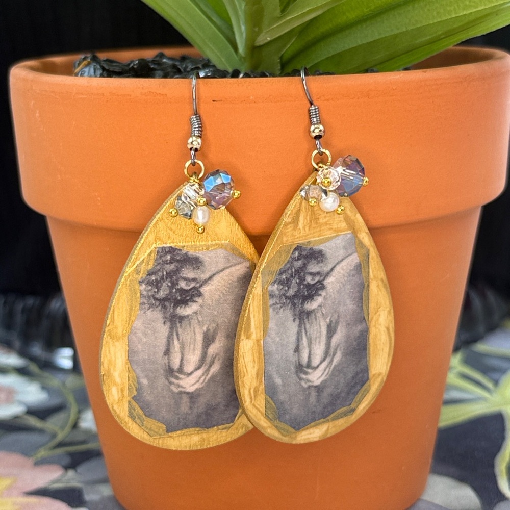 🌟Adorned Crown Jewelry assemblage Victorian angel Christmas earrings